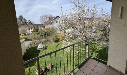 Living in the Grüner Baum near the Festspielhaus! Spacious 2-room apartment with garage and garden