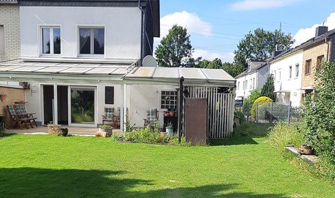 Brauweiler house with large garden, covered terrace, garage, workshop and sauna