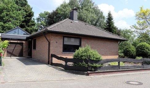 Bungalow in a central location with fantastic views of the countryside - commission-free