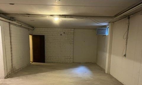Storage room/basement approx. 70m²/ accessible 24/7 hours long term tenant wanted
