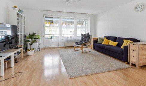 Commission-free maisonette apartment with four-room balcony and fitted kitchen right next to Südstadtpark