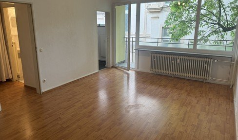 Cozy studio apartment in the middle of the Westend with balcony