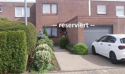 Reserved! Well-maintained one/two-family terraced house for sale from private owner