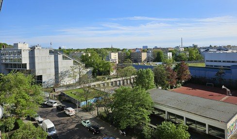 Panoramic view over Berlin / 3-room / commission-free & vacant