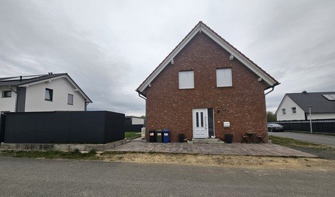 Modern and very well-kept semi-detached house