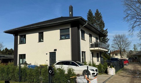 Location-Location-Earth heating! Rented 4-room apartment in a two-family house in a new building in the Berlin suburbs
