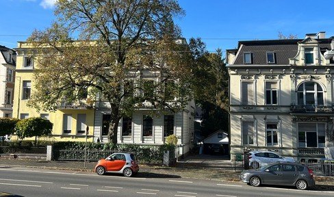 Three representative houses from the Wilhelminian era extensively renovated and constantly refurbished