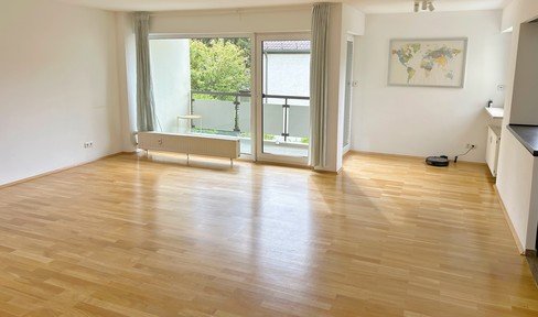 Dream home: sunny apartment in a dream location in Obermenzing, commission-free