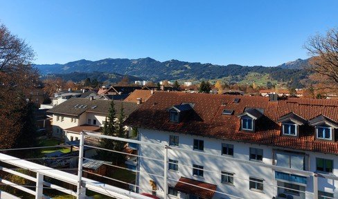 Exclusive, well-kept 4-room maisonette apartment with roof terrace and balcony in Sonthofen