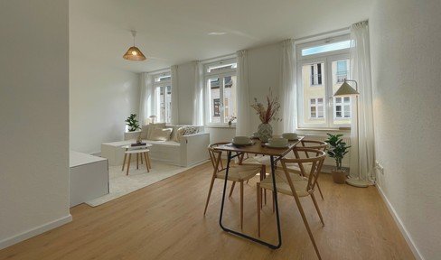First occupancy after refurbishment 3-room apartment with EBK near the Elbe