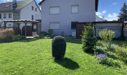 Your new home, on the outskirts and yet central - three-family house in Ditzingen