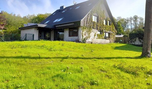 Large house with large garden and option for adjacent building land in a prime location in Gifhorn