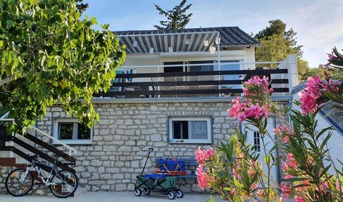 Small vacation home with sea view on the island of Pašman in Croatia