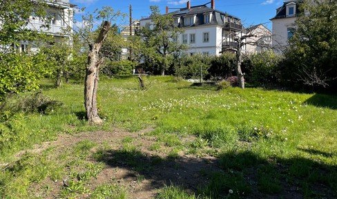 Beautiful building plot for a semi-detached or detached house in Zschachwitz