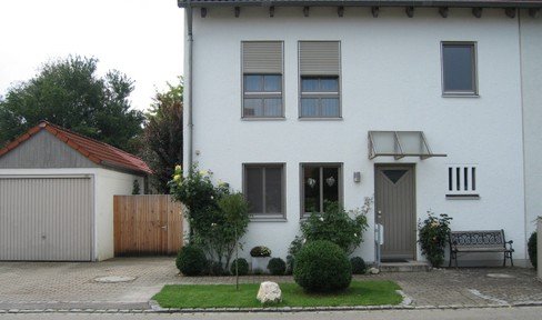 Attractive DH half with five rooms in Landsberied