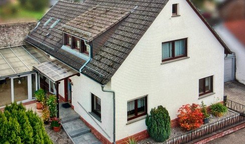 Well-maintained detached house