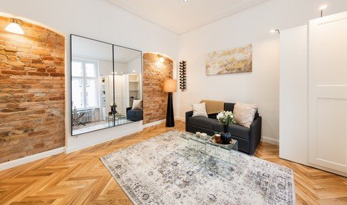 First-time occupancy after modernization: old building charm meets modern elegance - furnished apartment in Mitte