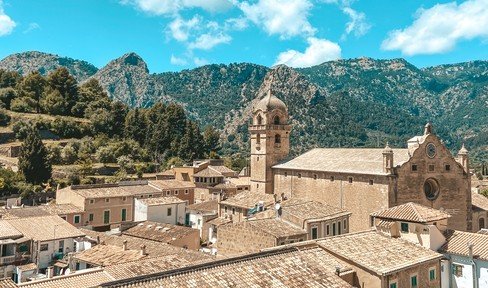 MALLORCA: Charming 3-bedroom apartment with panoramic mountain views in Bunyola
