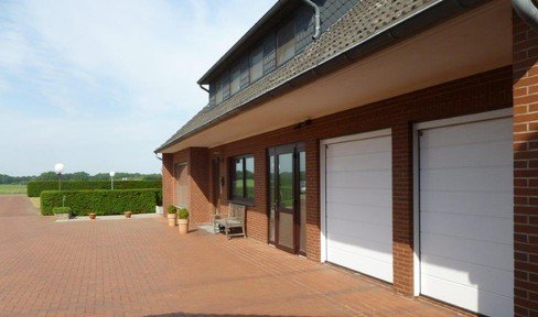 Living or working and living with garages and carport facility
