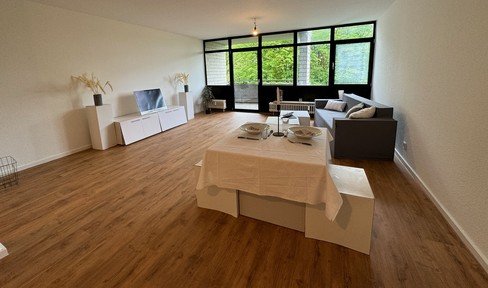 Commission-free - high-quality renovated 2-room apartment with a beautiful view of the countryside