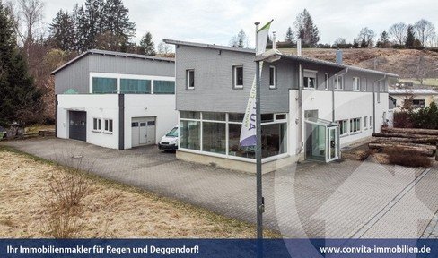 Markante Gewerbeimmobilie mit Wohnung für flexible Nutzungsmöglichkeiten in Zwiesel