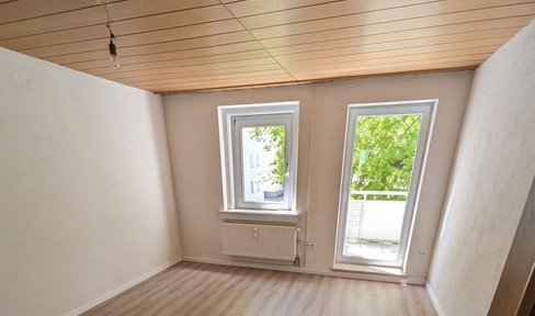 For sale renovated 3 room apartment - prov.free - immediately available in Regensburg