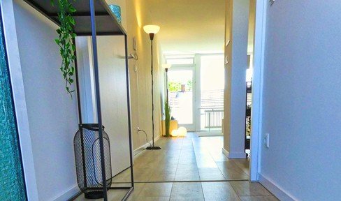 RENOVATED, BARRIER-FREE & CENTRAL | 3 room apartment with loggia