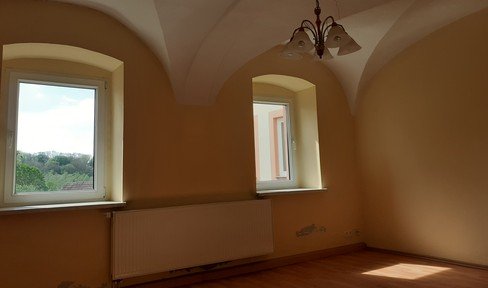 READY FOR IMMEDIATE OCCUPANCY ! Beautiful 2R-apartment in the center of Kohren-Salis 54 sqm