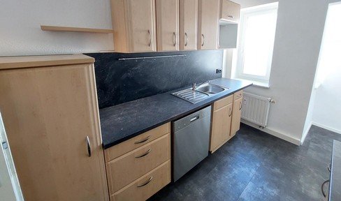 3 room apartment in a great location, newly and lovingly renovated with fitted kitchen. Low additional costs
