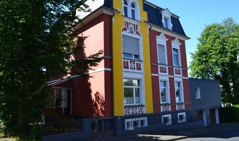 Beautiful and bright 3 room apartment in a well-kept old building - Remscheid-Hasten