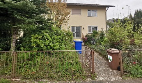 Spacious detached house or apartment building in a great location in Echzell