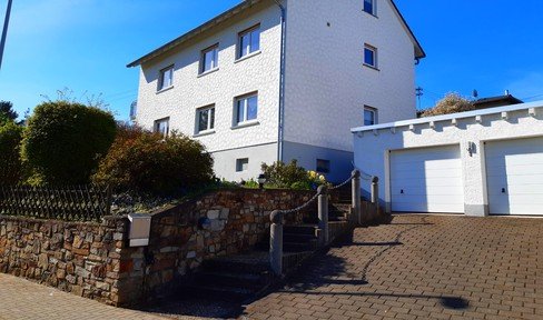 Freistehendes Zweifamilienhaus in Hünstetten-Wallrabenstein