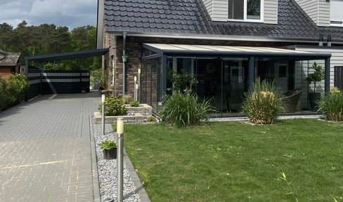 Neuwertig & Effizient KFW 55 - Hochwertige Doppelhaushälfte mit idyllischem Waldblick
