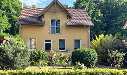 PRIVATE SALE Detached single-family house KfW 70 with heat pump on a 957 m² plot
