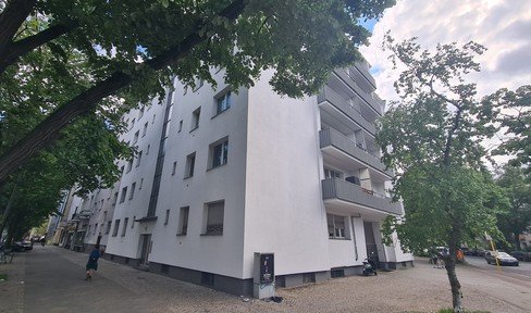 2 rooms / 55sqm / Otto-Suhr-Allee / 300m to TU-Berlin / insulated facade / district heating / balcony