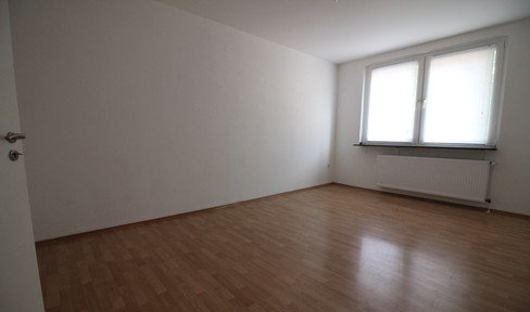 Do-south inner city, bright 3 room apartment, west Landgrafenstaßenviertel