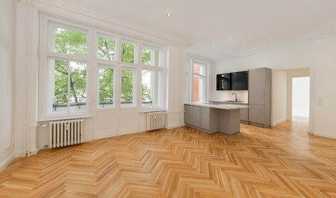 *Free of commission* First occupancy after modernization - Old building gem in Berlin-Mitte