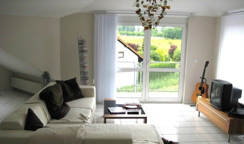 Kreuzau-Drove: Renovierte 3 Zimmer Dachgeschosswohnung mit 2 Balkonen im Vierfamilienhaus