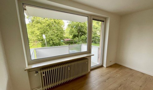 Free of commission - renovated two-room apartment with two balconies in a very good location