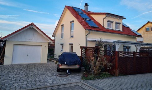 Detached house in quiet residential area in 75242 Neuhausen