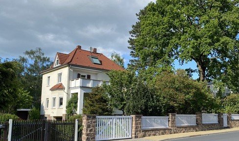 From private owner: Villa in the heart of Radebeul in front of Spitzhaus and vineyards - with building plot
