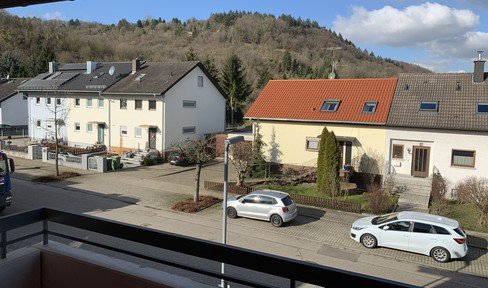 Bright, spacious 4 room apartment with 2 balconies + EBK in Pfinztal from 01.09.24