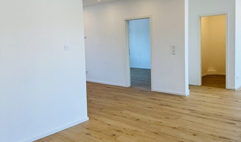 First occupancy after refurbishment - Spacious apartment with 2 balconies