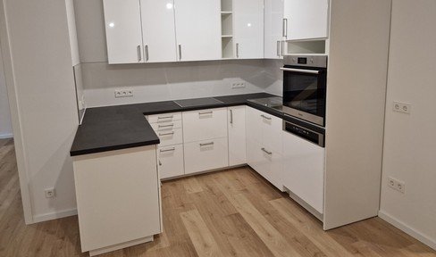 Refurbished apartment with fitted kitchen: spacious 4-room apartment in Göppingen