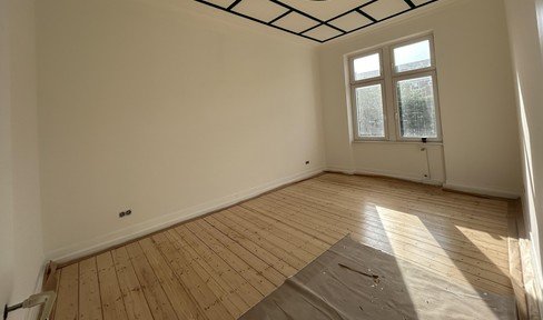 Refurbished and partially furnished old building rarity (suitable for shared flat) in top location in Ehrenfeld