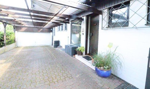 WRS Immobilien - Neuberg - Architekten-Villa mit Einliegerwohnung + großem Garten mit Baumbestand