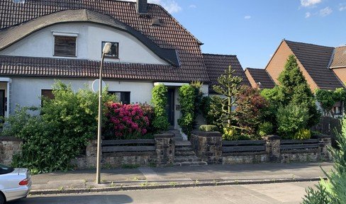 Gepflegte DHH mit 3 Bädern/ Kamin/Sauna/Garage/ Garten/  überdachter 70qm Terrasse in Anliegerstraße
