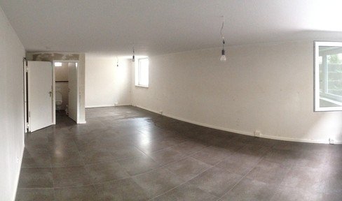 Heller Büro/Hobbyraum (43m²) mit Bad und Anschlüssen für Küche